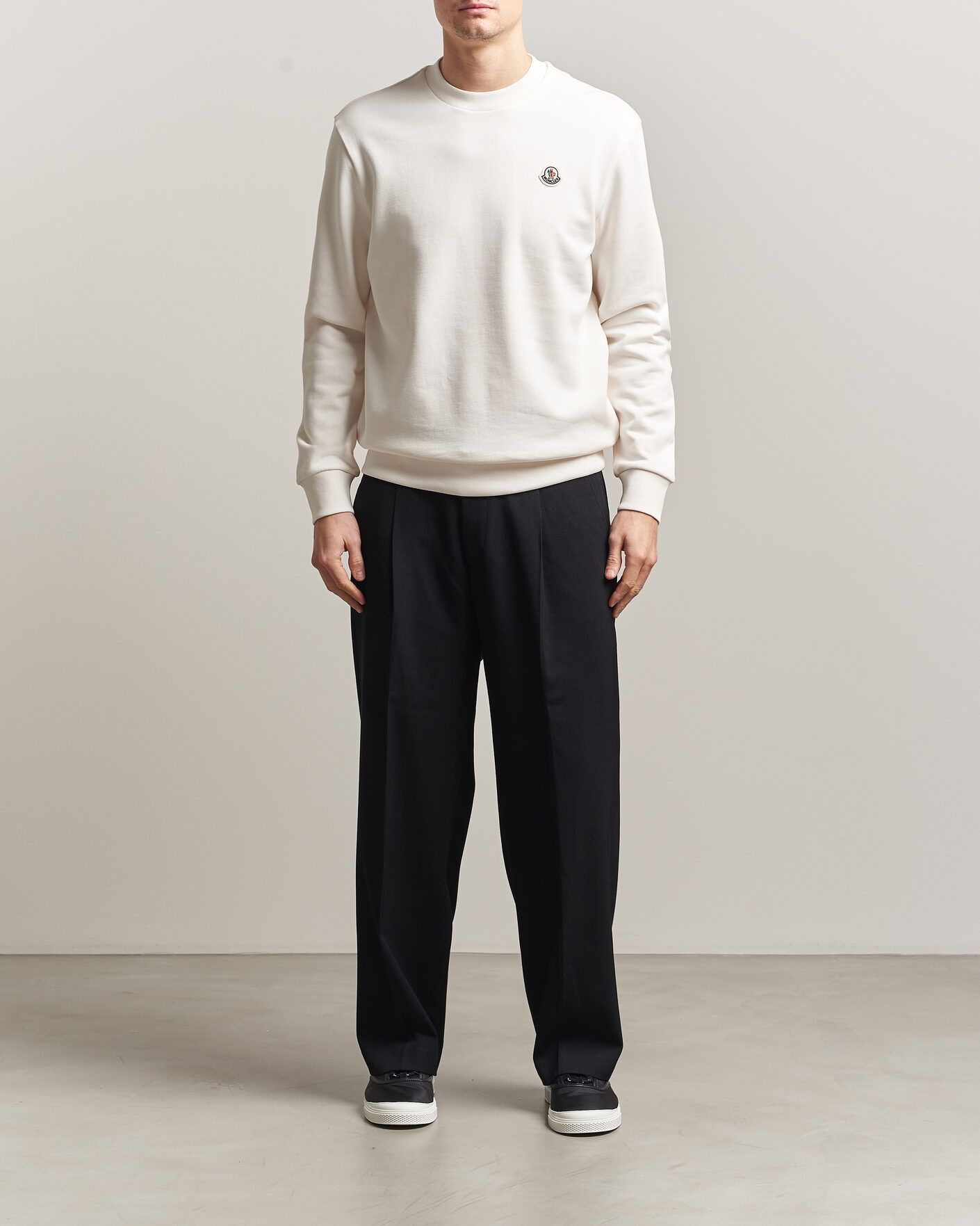 Men | Sweaters & Knitwear | Moncler | Logo Sweatshirt White