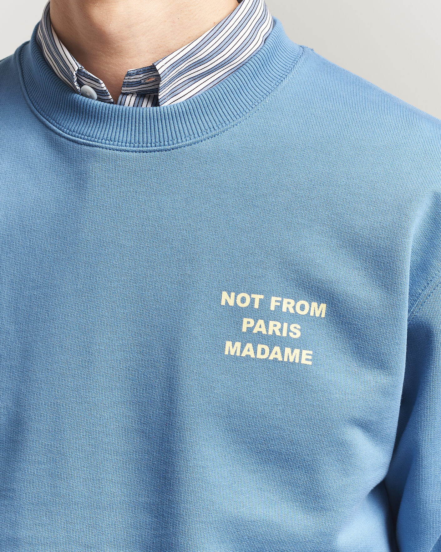 Men | Sweaters & Knitwear | Drôle de Monsieur | Slogan Sweatshirt Atlantic Blue