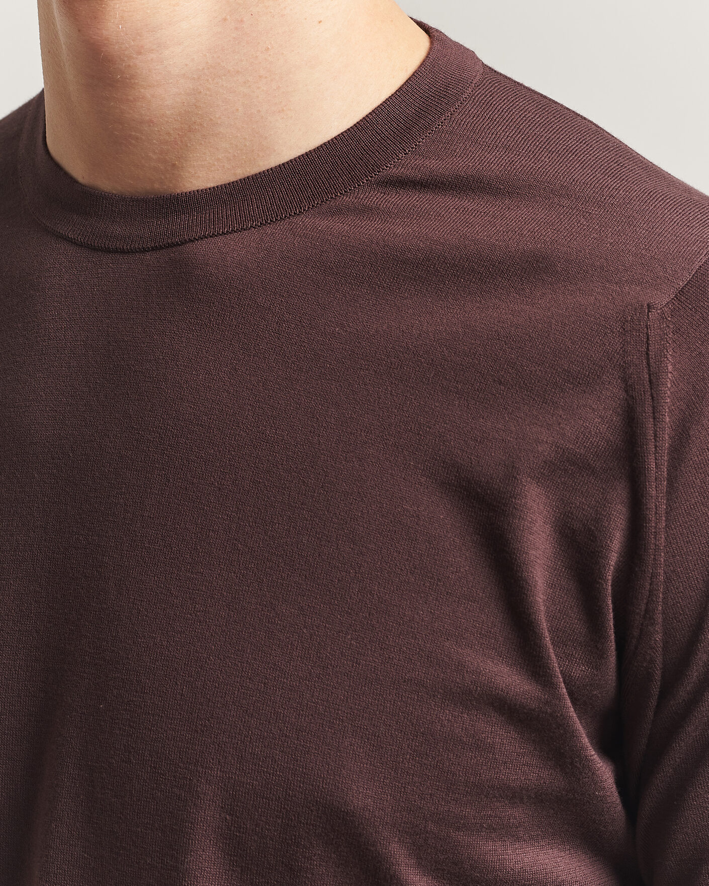 Men | Sweaters & Knitwear | John Smedley | Rowland Sea Island Crew Neck Pullover Raisin Brown