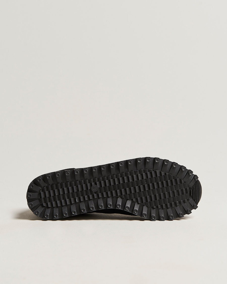 Men | Sneakers | Novesta | Marathon Trail Running Sneaker Black
