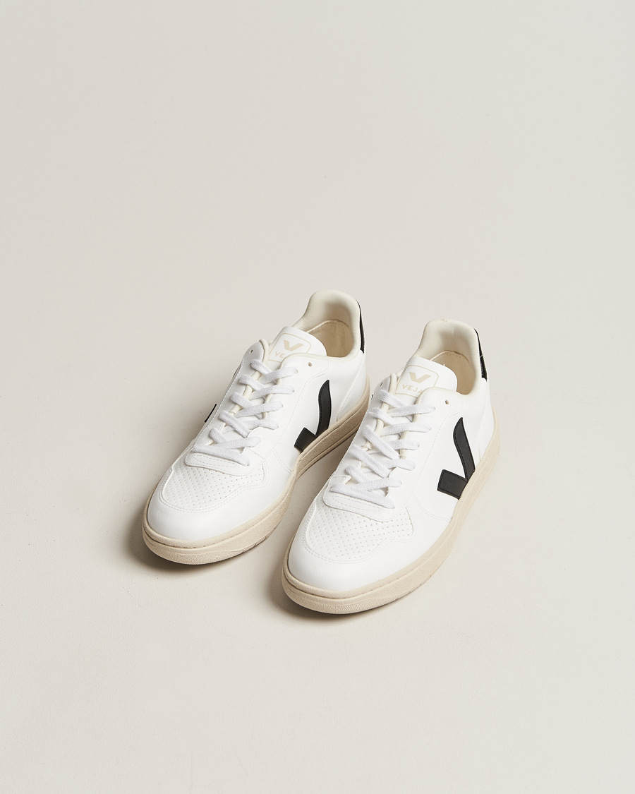 Men | Veja V-10 Vegan Leather Sneaker White/Black | Veja | V-10 Vegan Leather Sneaker White/Black