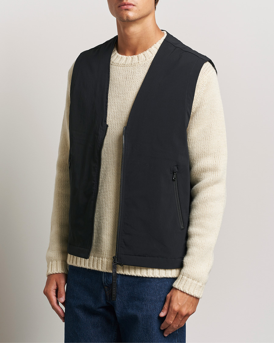 Men | Coats & Jackets | J.Lindeberg | Cain Primaloft Padded Vest Black