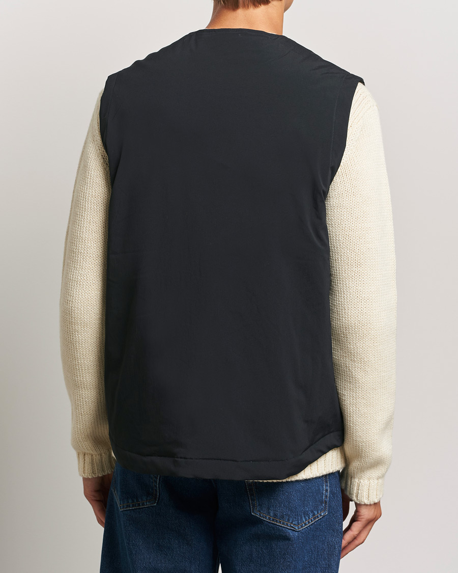 Men | Coats & Jackets | J.Lindeberg | Cain Primaloft Padded Vest Black